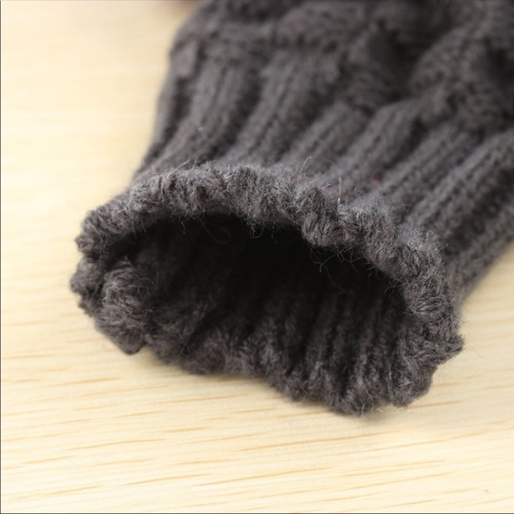 NWT Black Faux Fur Fingerless Gloves - Picture 3 of 4
